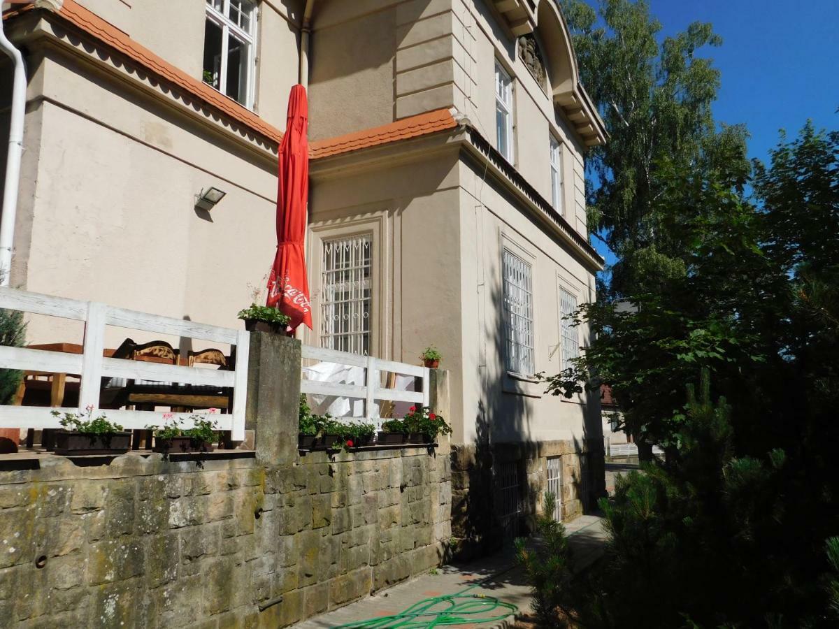 Vila Arnau Hostinné Exterior foto